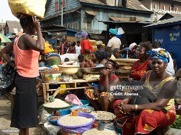 mercado de africano - freetown fotografías e imágenes de stock