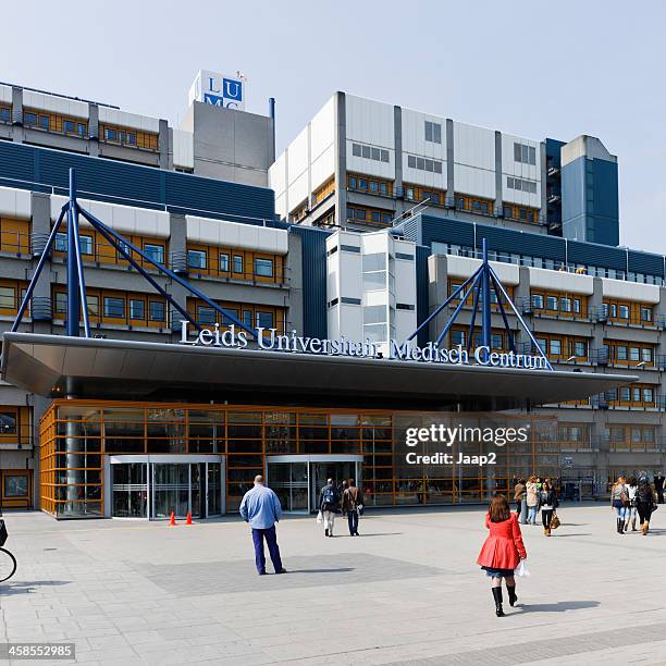 la entrada principal lumc de leiden - leiden fotografías e imágenes de stock