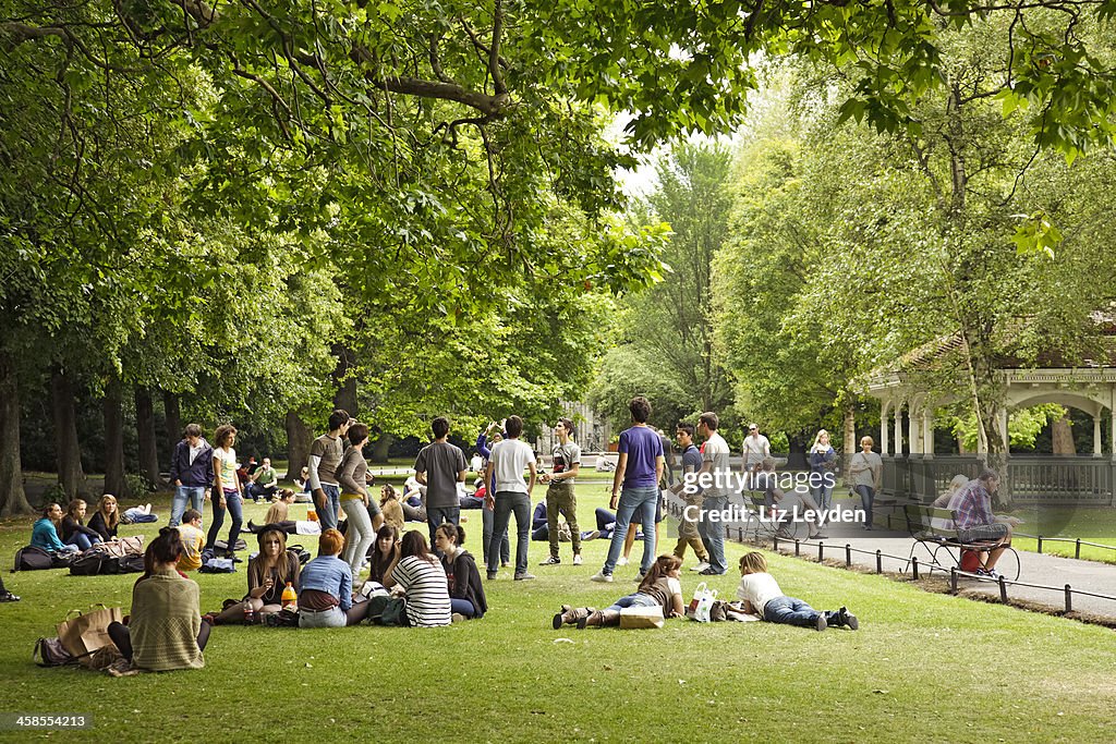 Young adult tourists in St Stephen's Green, Dublin