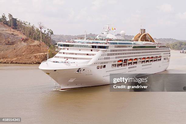 cruise ship oceana on the panama canal - panama canal and cruise stock pictures, royalty-free photos & images