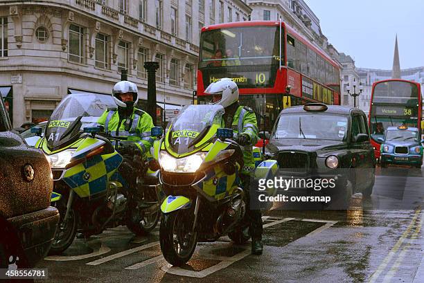 ロンドンの交通状況 - london police ストックフォトと画像