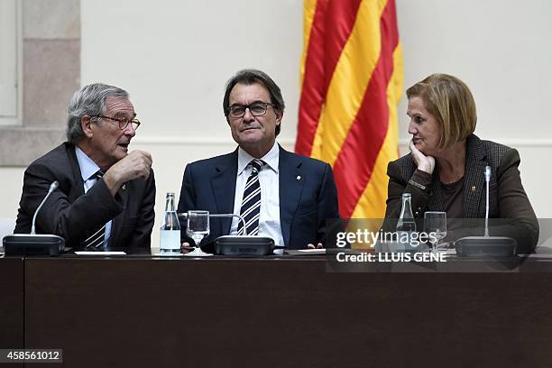 President of Catalonia's regional government Artur Mas , Catalan Parliament's president Nuria de Gispert and Barcelona's Mayor Xavier Trias take part...