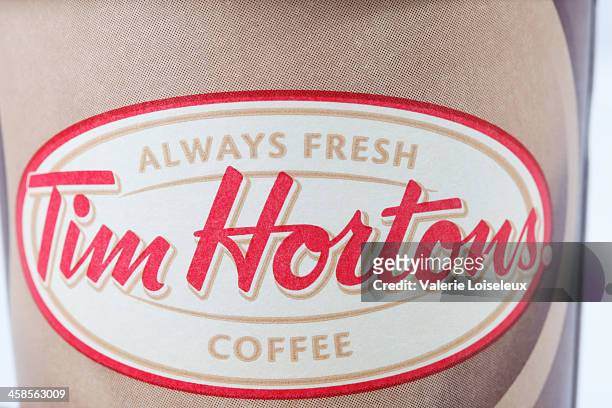tim hortons logo - tim hortons stock pictures, royalty-free photos & images