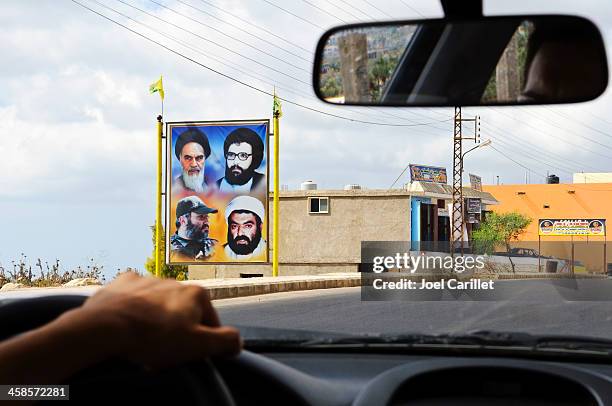 shiite cifre sul tabellone del sud del libano - shia foto e immagini stock