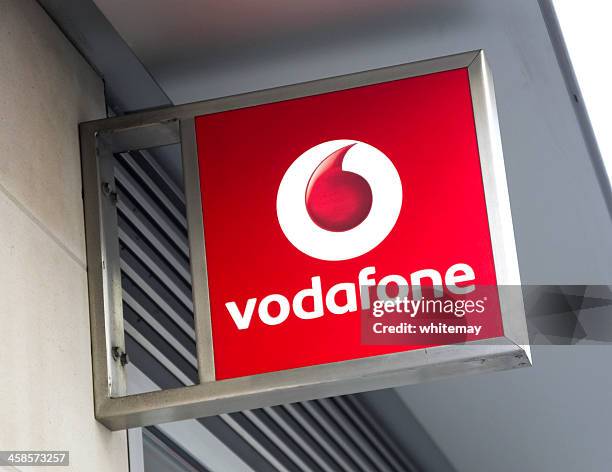 vodafone-señal - vodafone fotografías e imágenes de stock