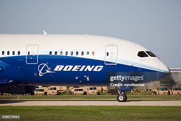 boeing 787 dreamliner - boeing photos et images de collection