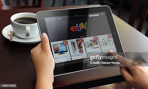 ebay on ipad - veiling stockfoto's en -beelden