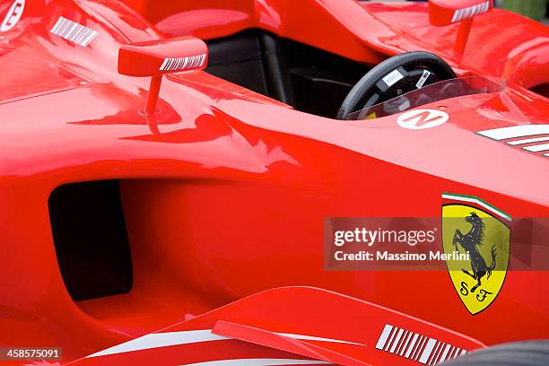 ferrari 248 f1 - ferrari stockfoto's en -beelden