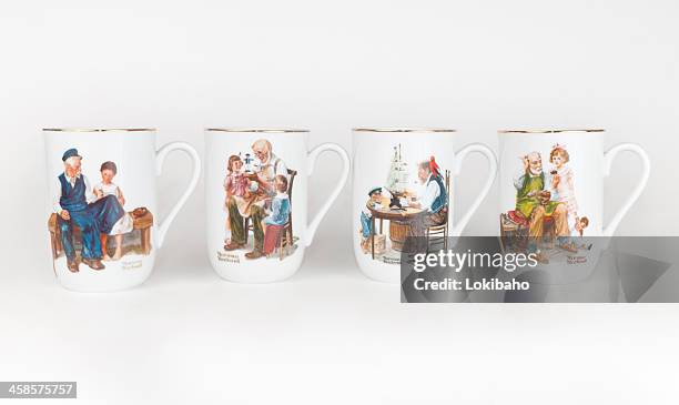 norman rockwell mug-set, porzellan cup - norman rockwell stock-fotos und bilder