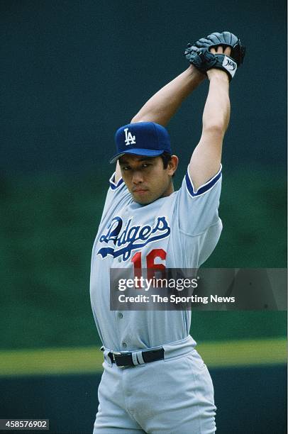 Hideo Nomo of the Los Angeles Dodgers pitches against the St. Louis Cardinals at Busch Stadium on May 12, 1996 in St Louis, Missouri.