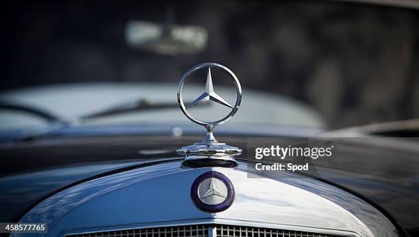 mercedes badge - mercedes benz stock pictures, royalty-free photos & images