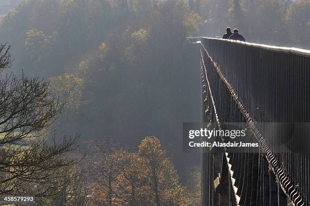 sie die pontcysyllte aqueduct - north wales stock-fotos und bilder