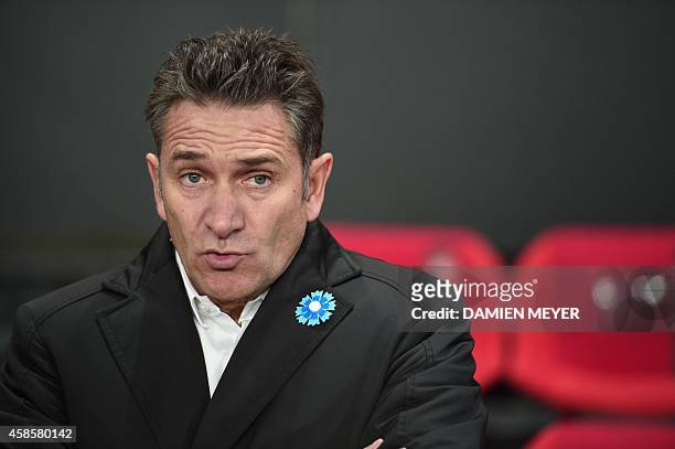 Rennes' French coach Philippe Montanier is seen before the French L1 football match Rennes against Marseille on October 29, 2014 at the route de...