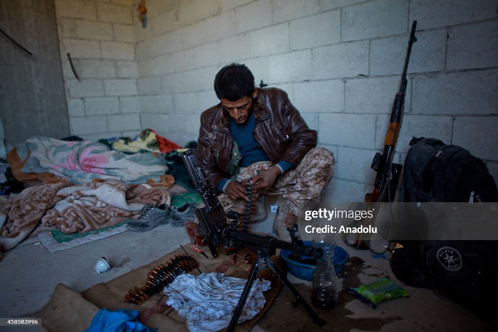 Armed fighters in Kobani