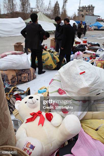 erdbeben in van,, türkei - turkish red crescent stock-fotos und bilder