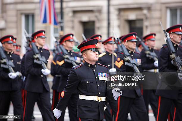 blues e royals marcia durante il giubileo di diamante funebre - household cavalry foto e immagini stock