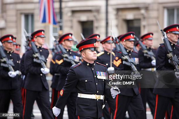 blues and royals marching during the queen's diamond jubilee procession - household cavalry stockfoto's en -beelden