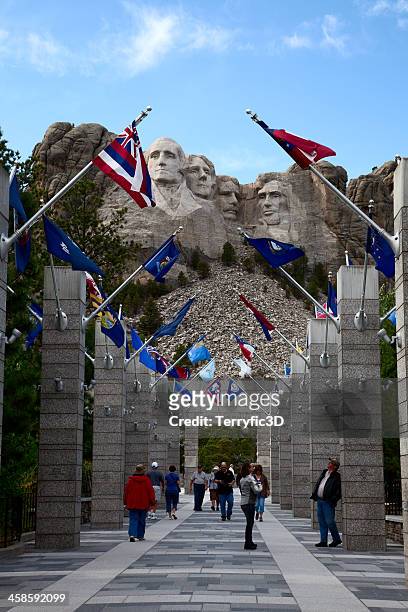 mount rushmore visitor center - terryfic3d stock pictures, royalty-free photos & images