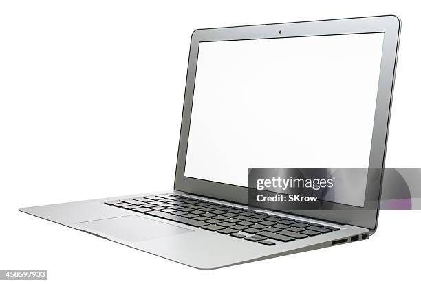 macbook air con una pantalla en blanco - apple macintosh fotografías e imágenes de stock