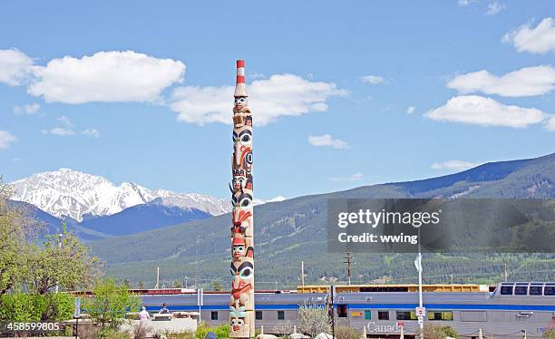 jasper totem pole and via train - via rail canada stock pictures, royalty-free photos & images