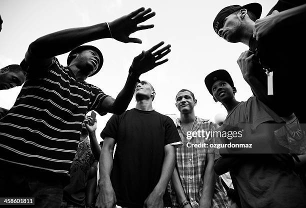 street dancers - breakdancing stock pictures, royalty-free photos & images
