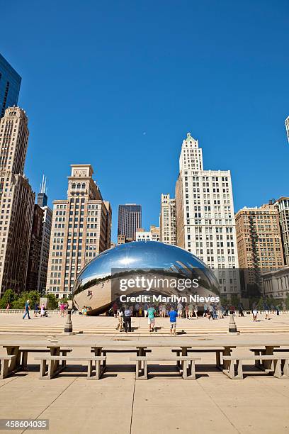 cloud gate in chicago - chicago millennium park stock pictures, royalty-free photos & images