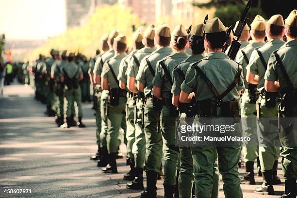 soldados español - personal militar fotografías e imágenes de stock
