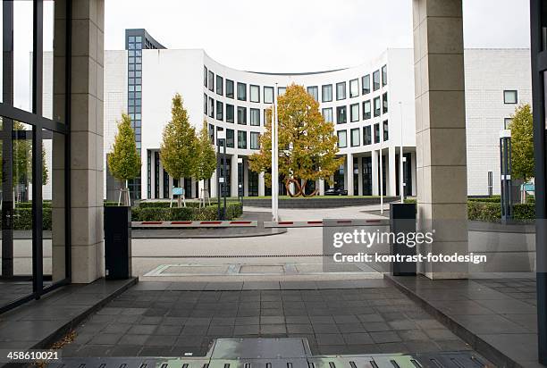 generalstaatsanwalt deutschland, karlsruhe, bundesstaatsanwaltschaft - karlsruhe stock-fotos und bilder