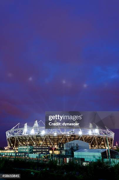 giochi olimpici di londra 2012 stadio cerimonia di apertura, notte girato - antiche olimpiadi foto e immagini stock