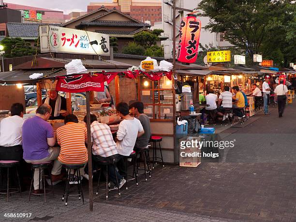 comida japonesa tradicional streetside puertos, fukuoka, japón - prefectura de fukuoka fotografías e imágenes de stock