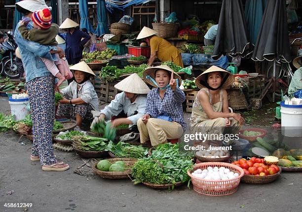 vietnamesische markt - vietnamese street food stock-fotos und bilder