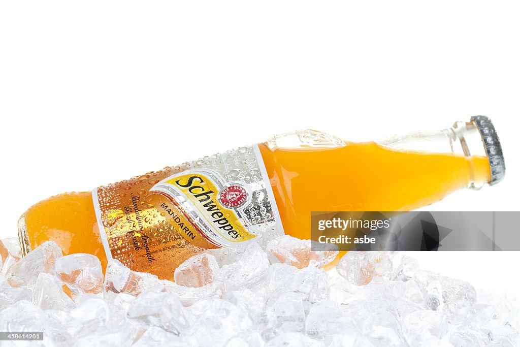 Schweppes garrafa no gelo