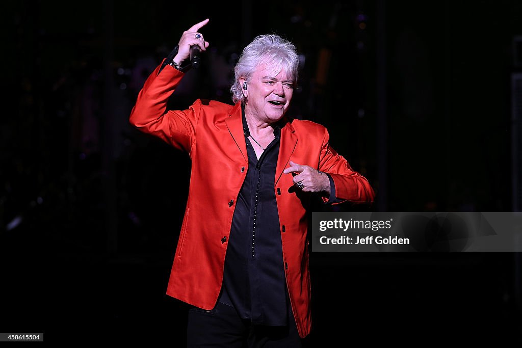 Lead vocalist Russell Hitchcock of Air Supply performs at Thousand