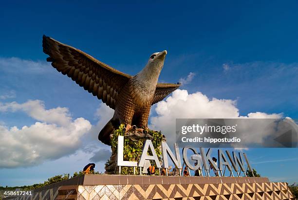 eagle square in langkawi - langkawi eagle square stock pictures, royalty-free photos & images