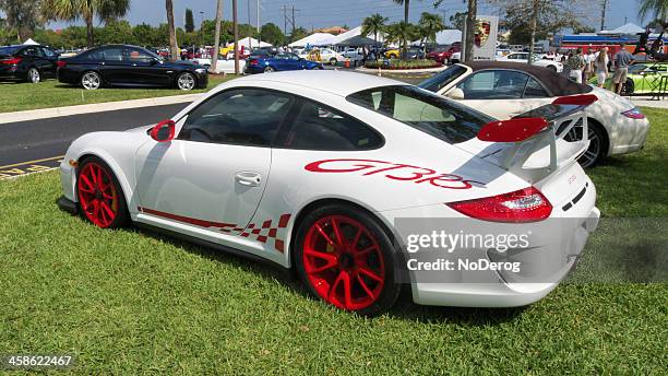 porsche  911 gt3 rs - porsche 911 stock pictures, royalty-free photos & images