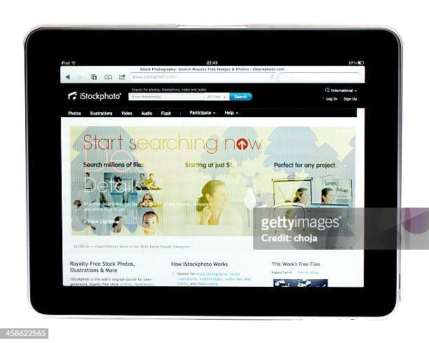 apple ipad tablet .picture der istockphoto-website auf dem bildschirm - istock_photo stock-fotos und bilder