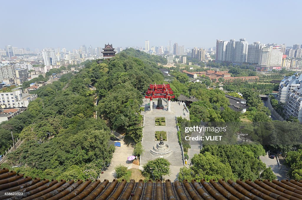 Vue de la Tour de la Grue jaune, édifiée à Wuhan, en Chine