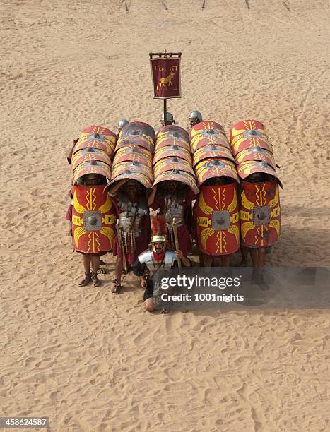 legion de formation, jarash, jordanie - centurion photos et images de collection