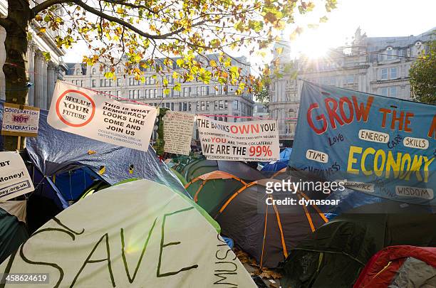 occupy london protest tents, st paul's cathedral - anti globalization stock pictures, royalty-free photos & images