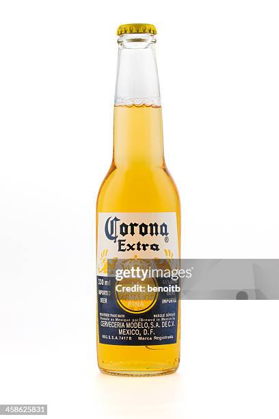 corona extra beer - corona beer stockfoto's en -beelden