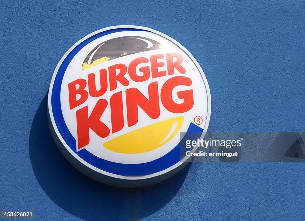 burger king sign on blue facade - burger king bildbanksfoton och bilder