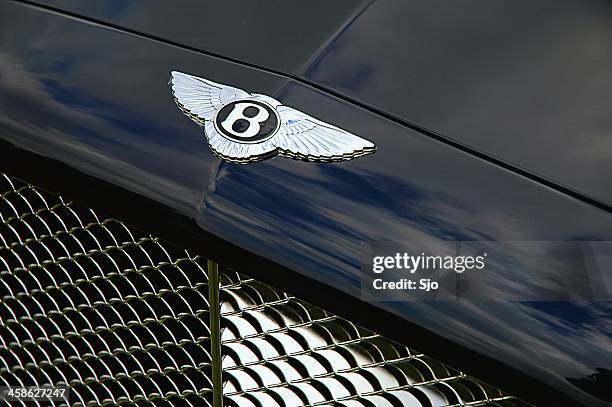 bentley front - bentley stockfoto's en -beelden