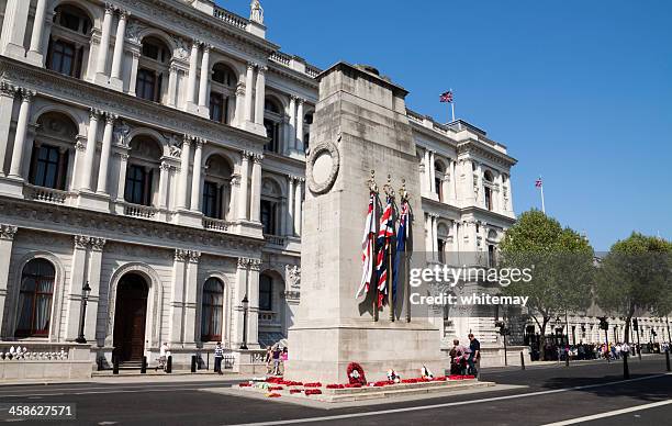 el de admiralty y cenotaph, whitehall - conmemorativo de guerra fotografías e imágenes de stock