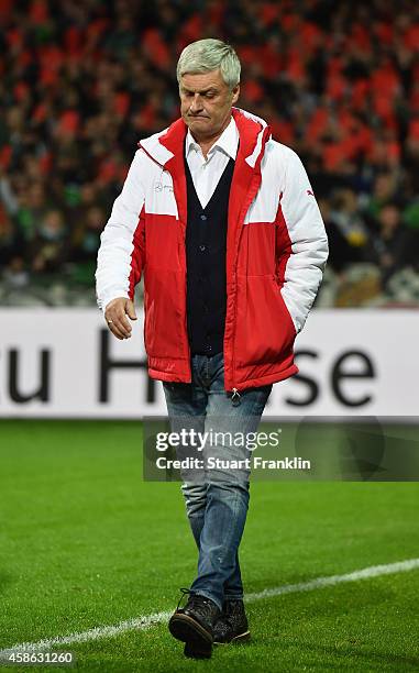 Armin Veh, head coach of Stuttgart looks on during the Bundesliga match between SV Werder Bremen and VfB Stuttgart at Weserstadion on November 8,...