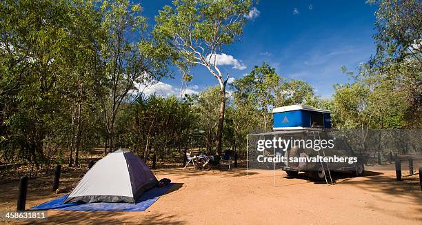 litchfield national park campen - darwin australia stock-fotos und bilder