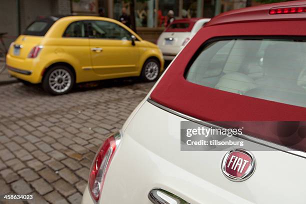 fiat 500c convertible - fiat chrysler stockfoto's en -beelden