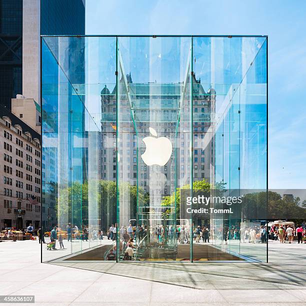apple store in new york city - apple store new york stock pictures, royalty-free photos & images