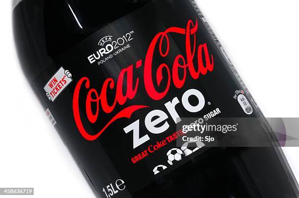 coca cola zero - coca cola no sugar stock pictures, royalty-free photos & images