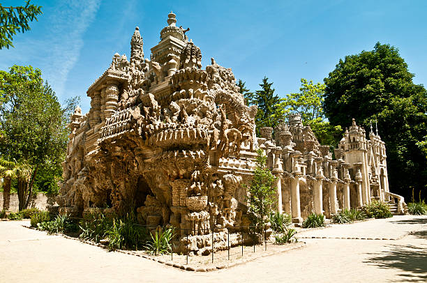 le palais idéal à hauterives - palais idéal du facteur cheval photos et images de collection