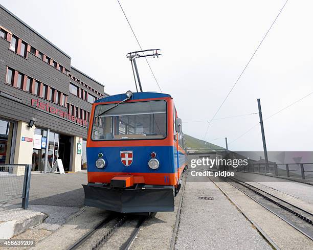 train at vetta mountain railroad station on monte generoso switzerland - vetta 個照片及圖片檔